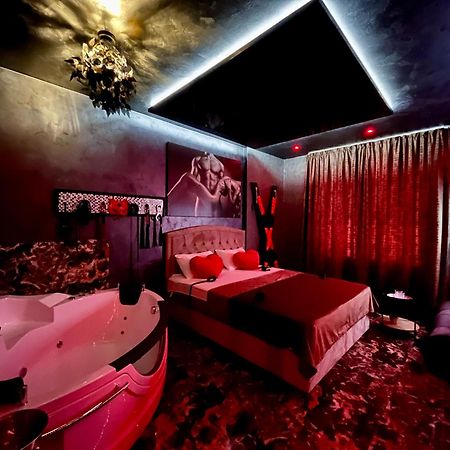 Love Room Bucharest Luaran gambar
