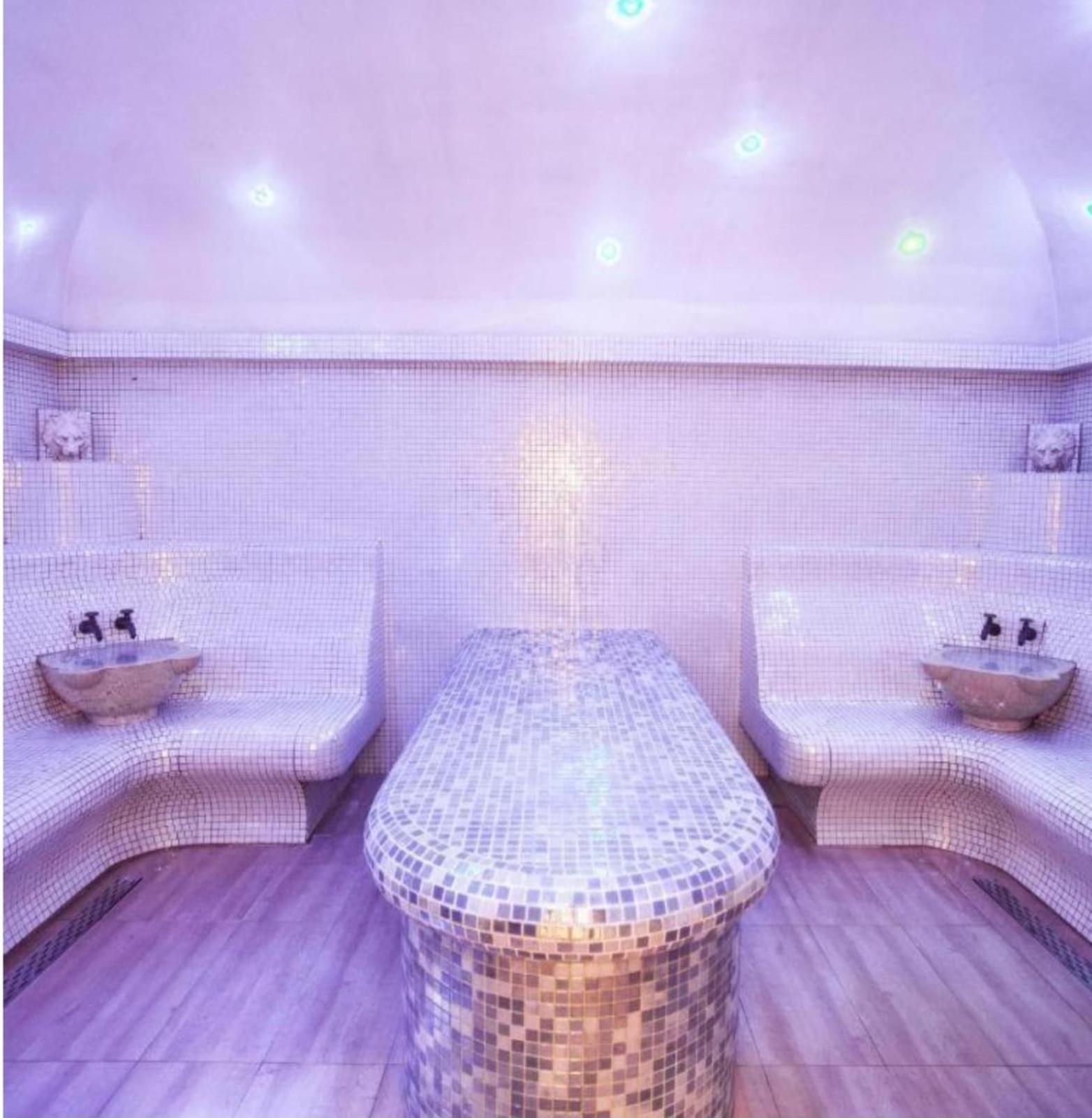 Love Room Bucharest Luaran gambar