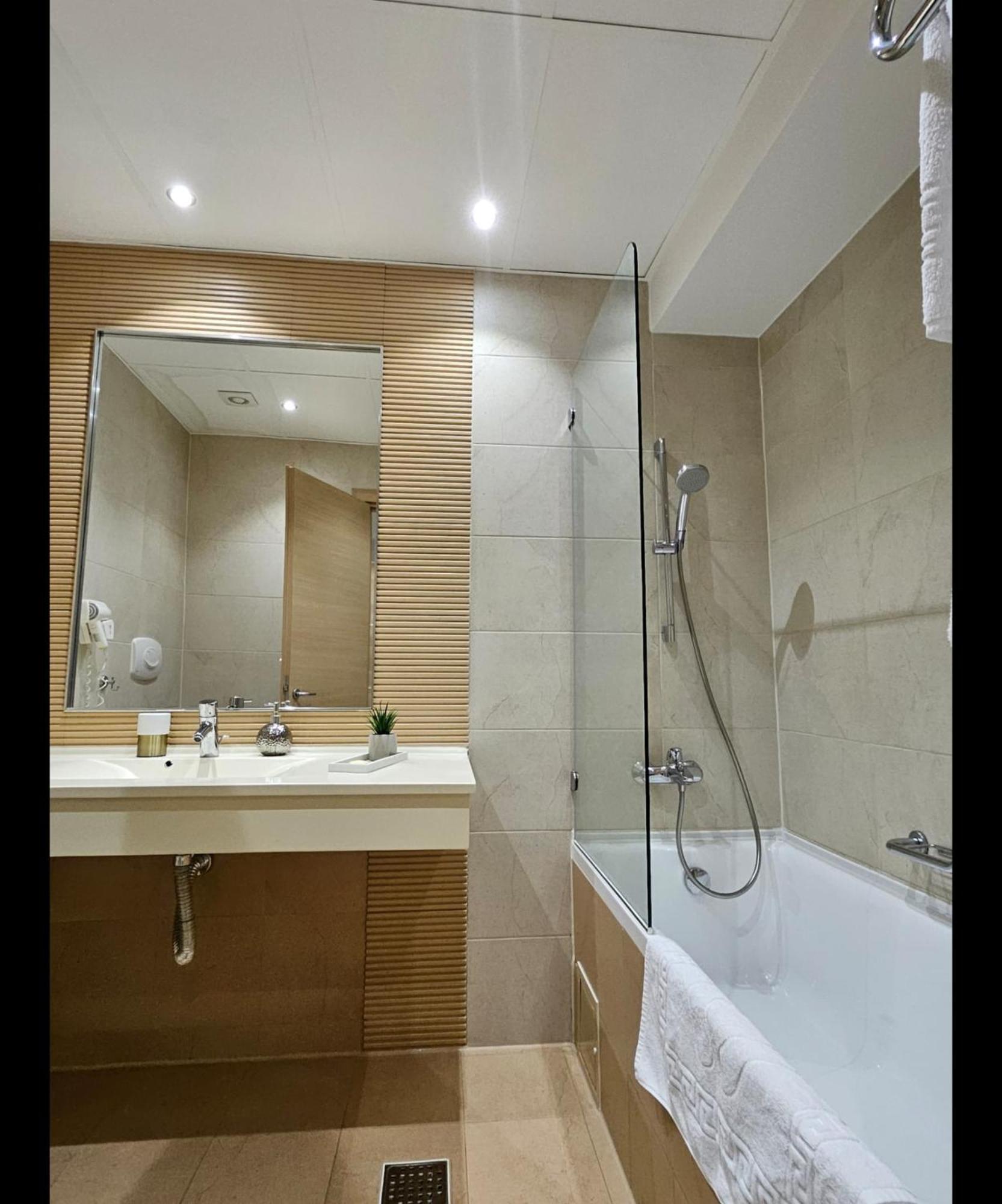 Love Room Bucharest Luaran gambar