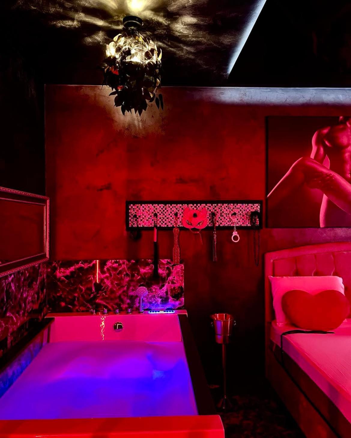 Love Room Bucharest Luaran gambar